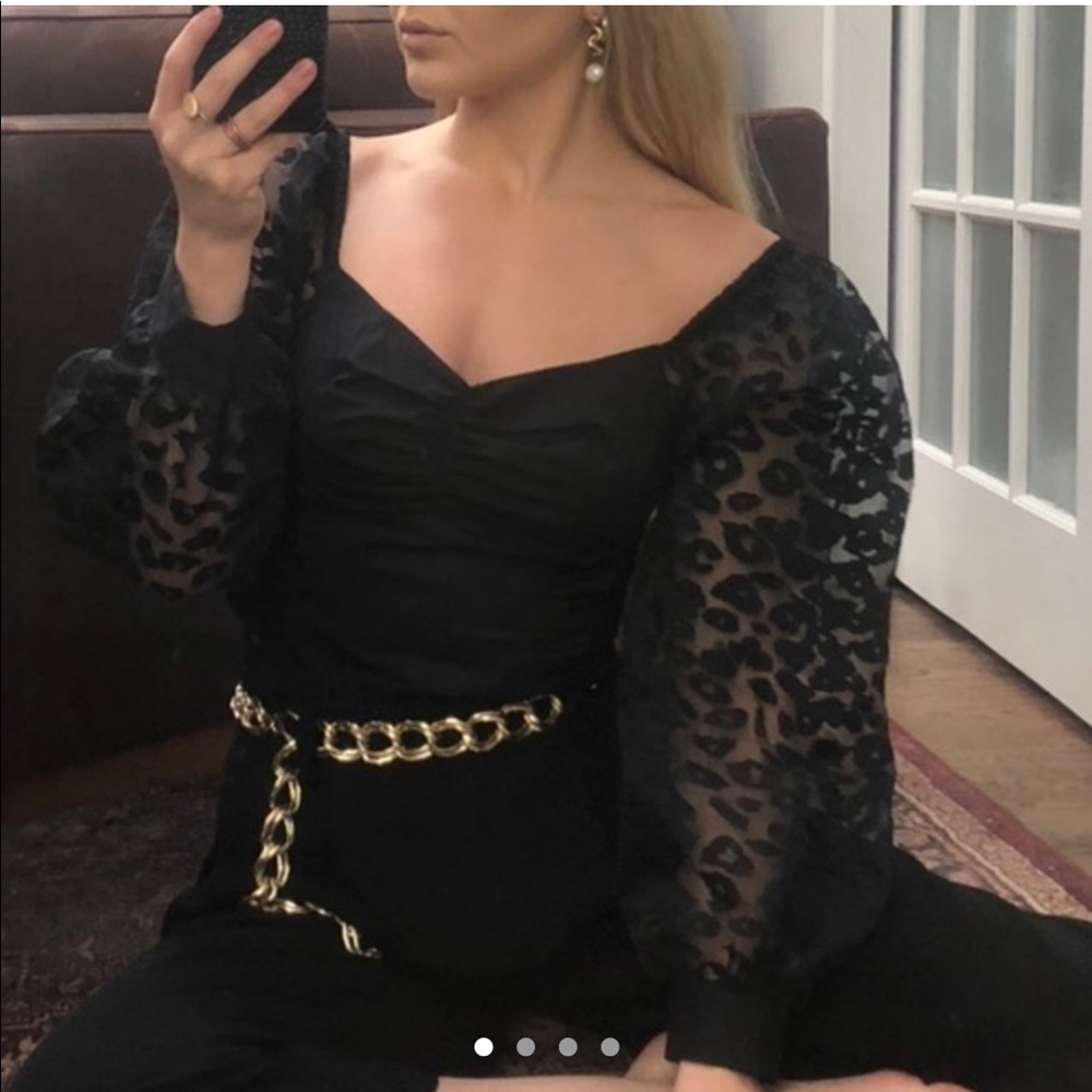 Solddds Zara Sweetheart Top with Puff Sleeves - Picture 1 of 5